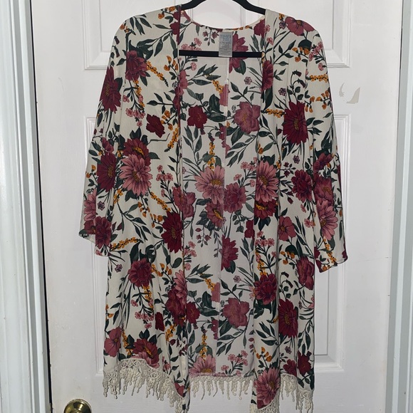 Time and Tru Sweaters - Floral print kimono